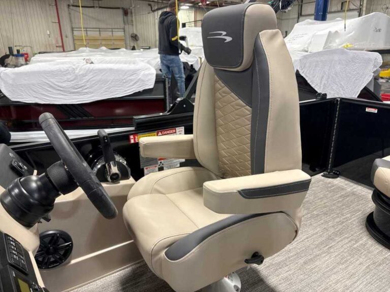 2026 Bennington 23SSB - ESP - Limited Edition US-ETWS9810K526 [photo 13]